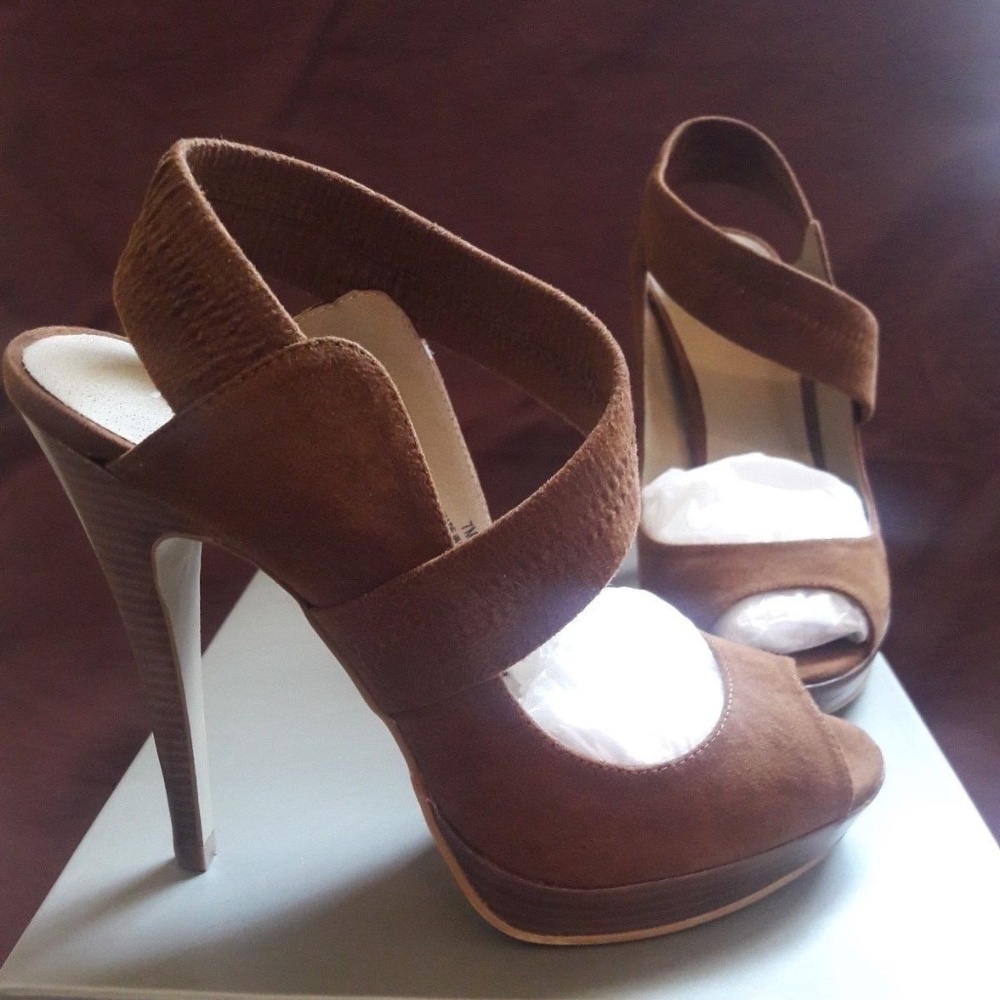 NEW Brown Cross Strap Peep Toe Heels